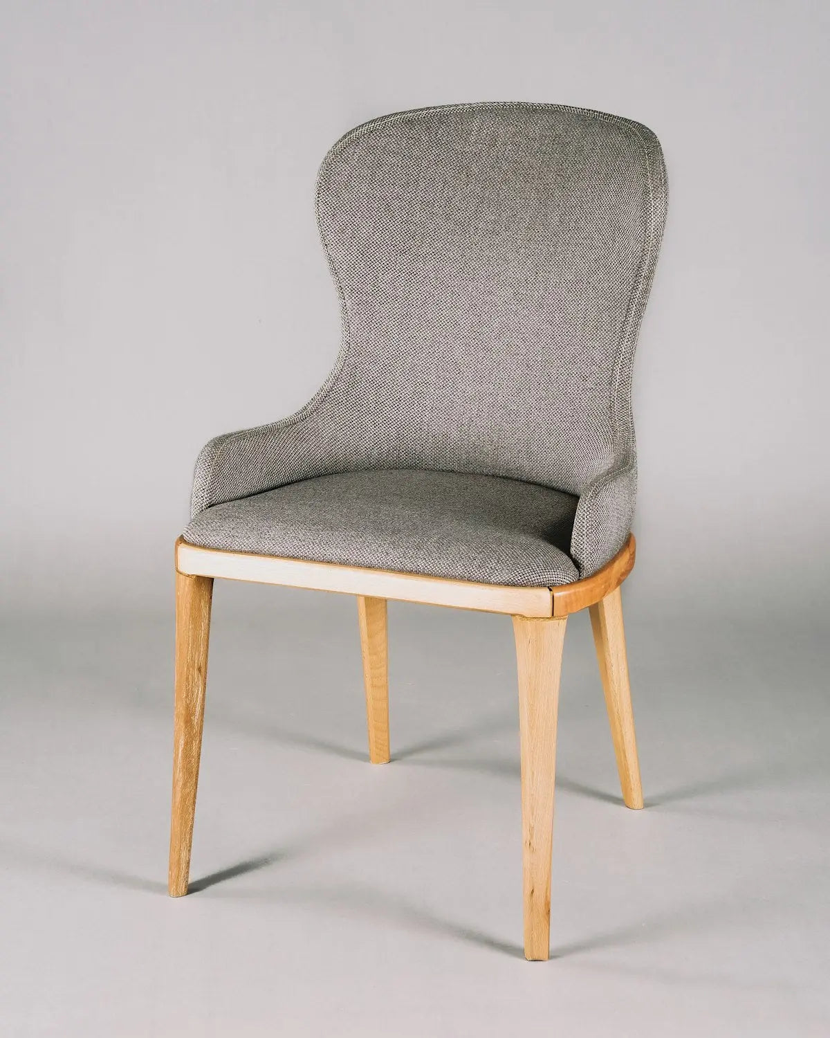Best Curved Accent Chairs UK 2026: Buyer's Guide Nicholas John Interiors