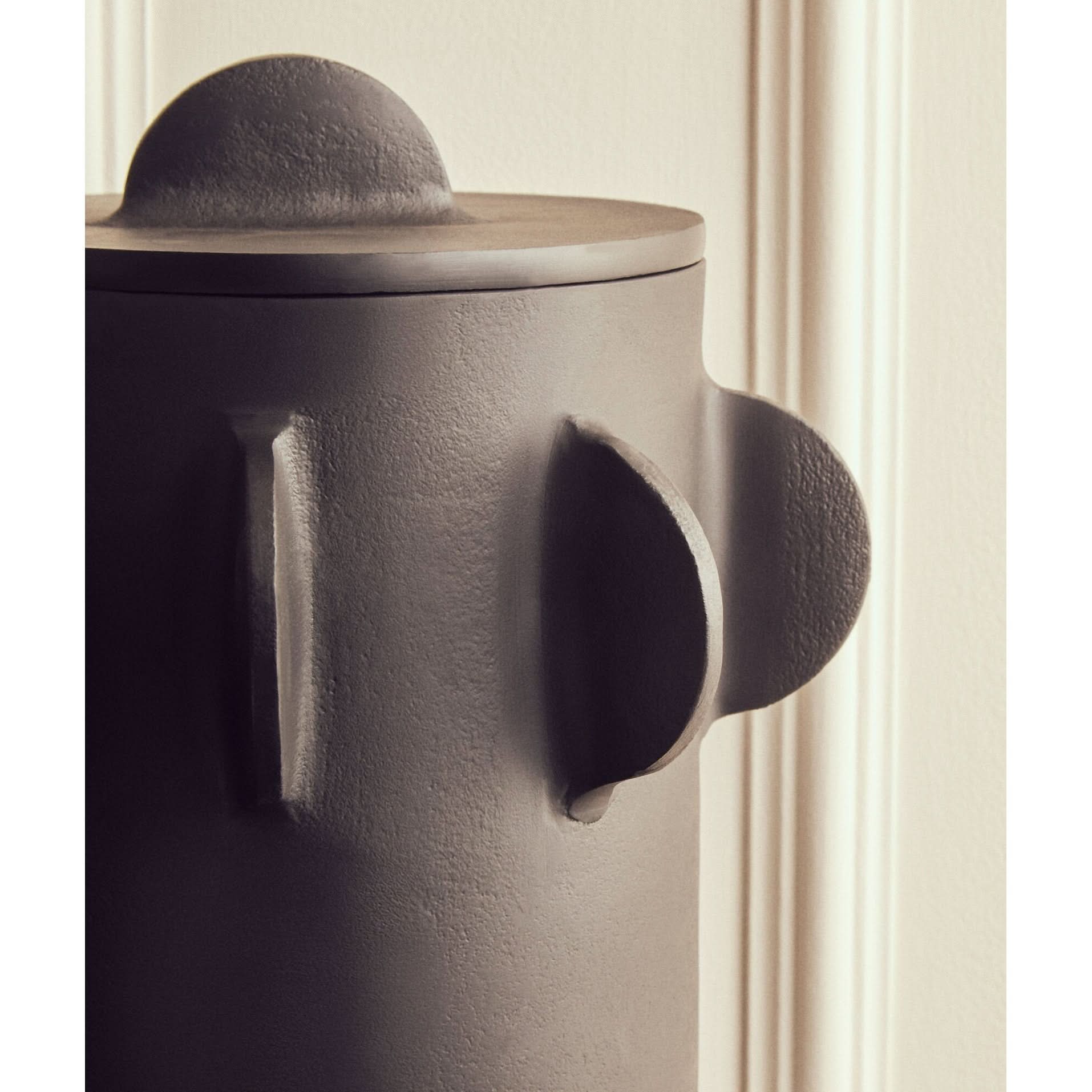 Prato Large Round Textured Black Box   Nicholas John Interiors