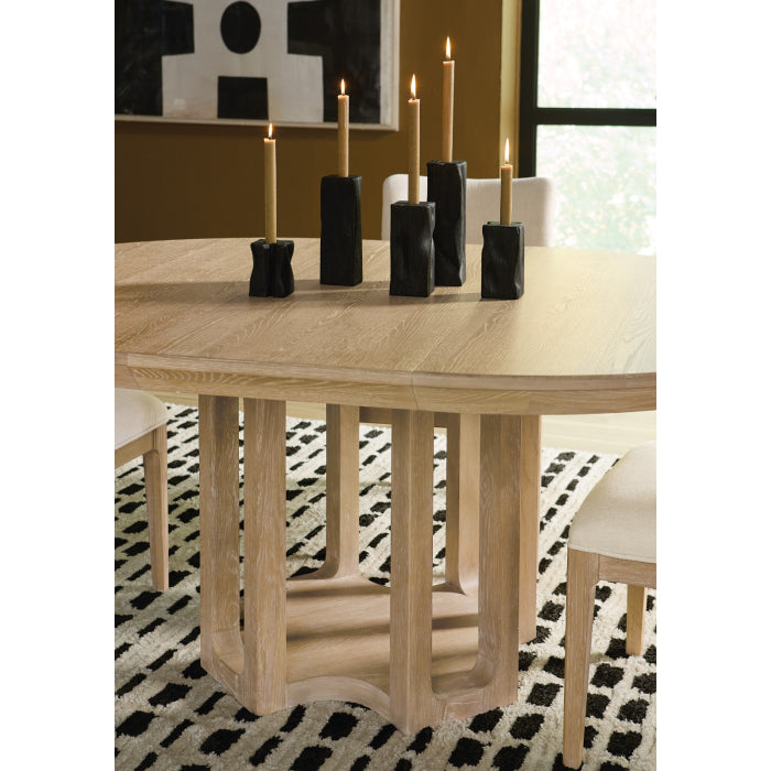 Hooker Furniture Banyon Bay Round Extending Dining Table - 137-183cm