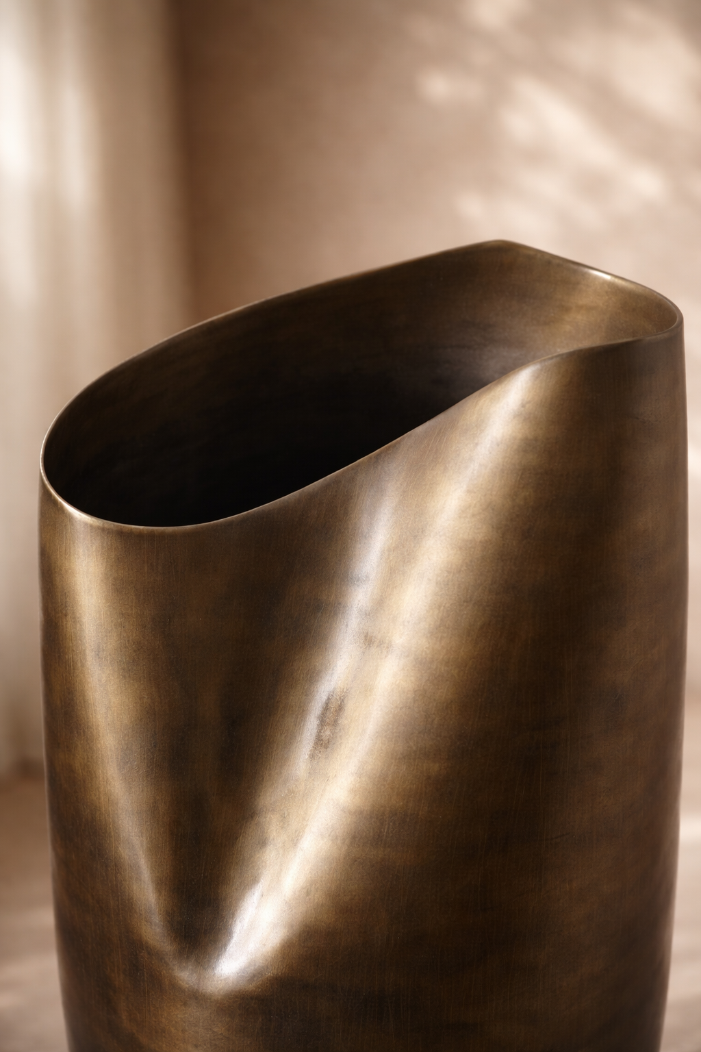 Tommy Franks Tromba I Ceramic Pot   Nicholas John Interiors