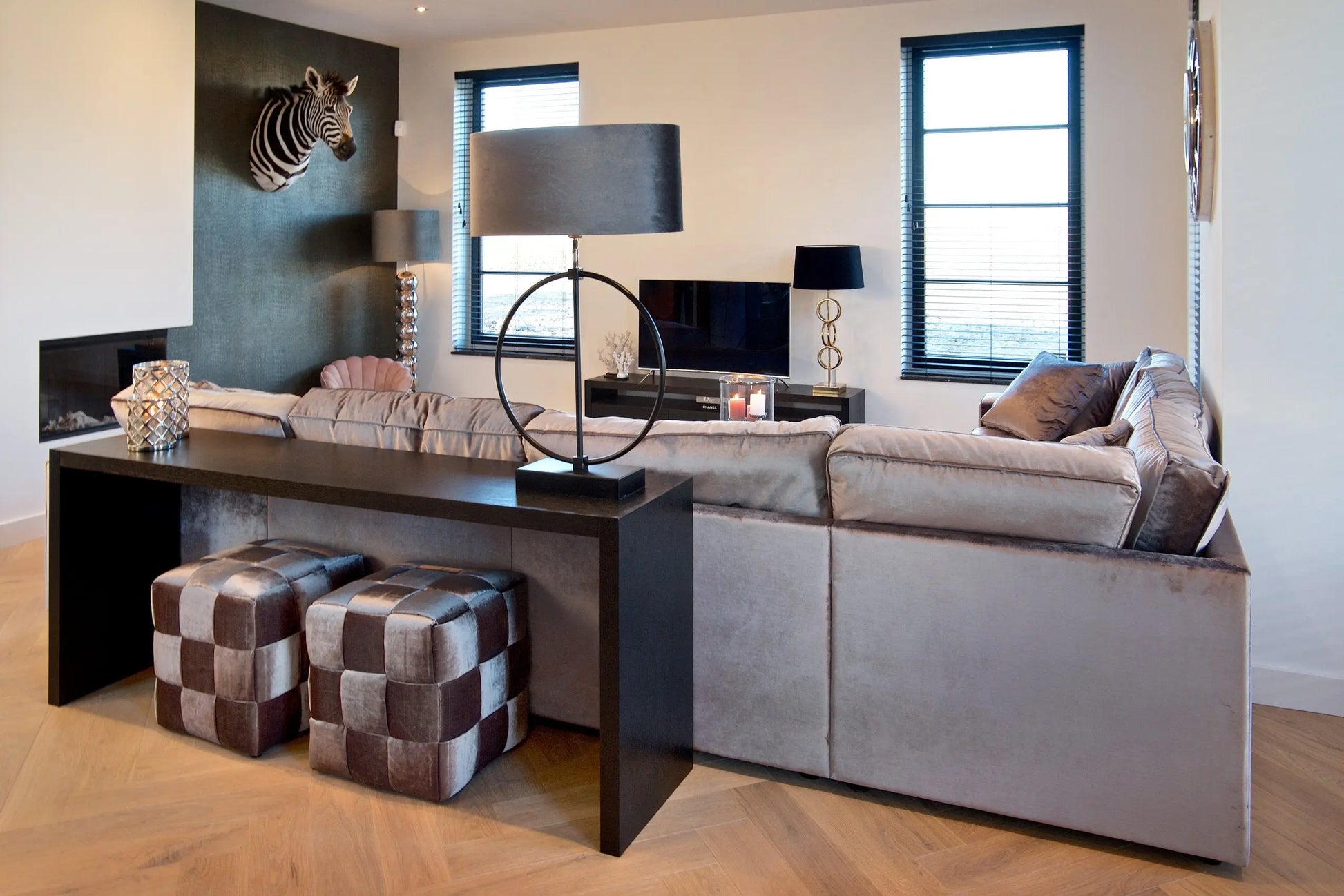 Console Oakura black   Nicholas John Interiors