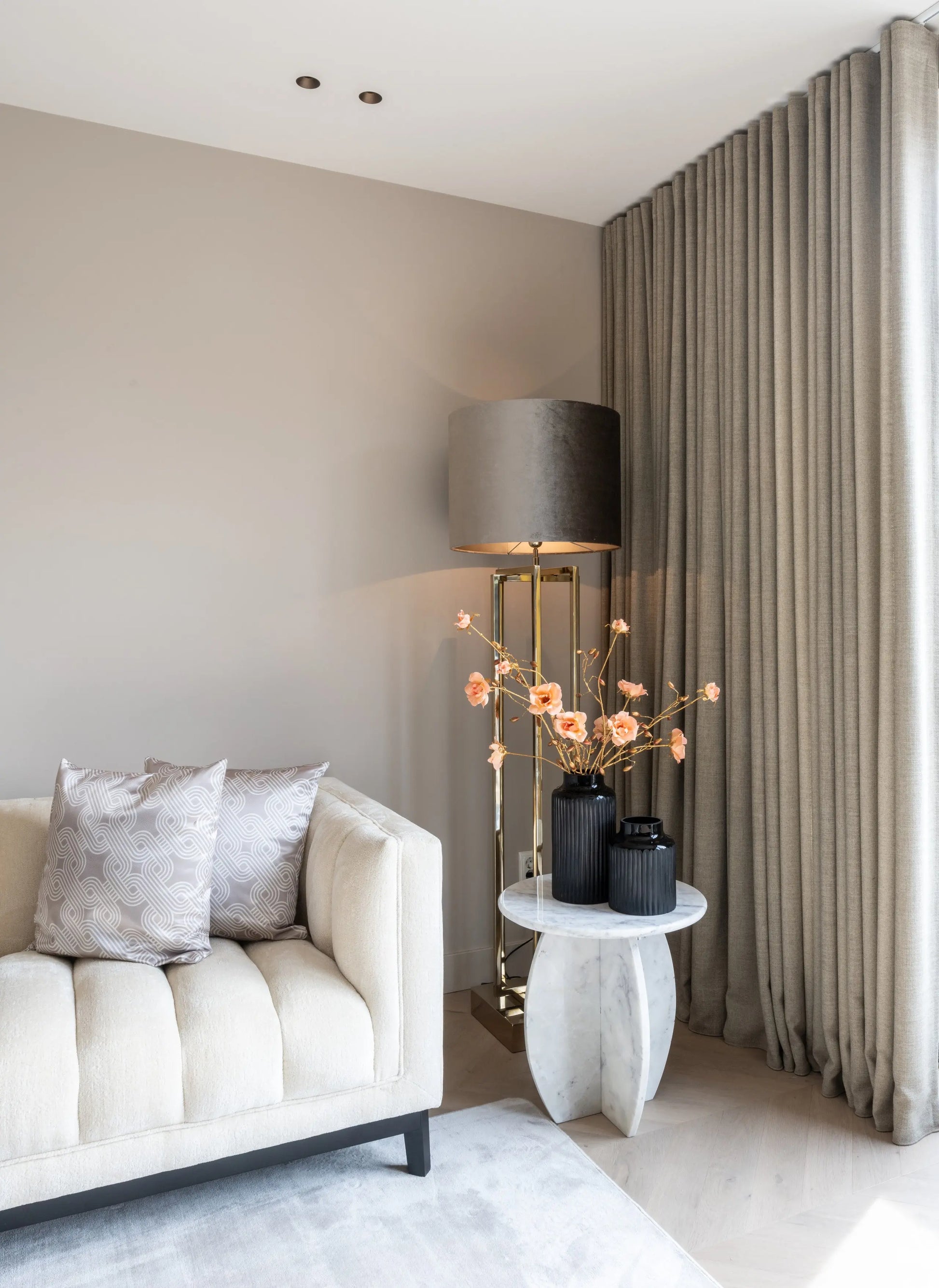 End table Holmes white 50¯   Nicholas John Interiors