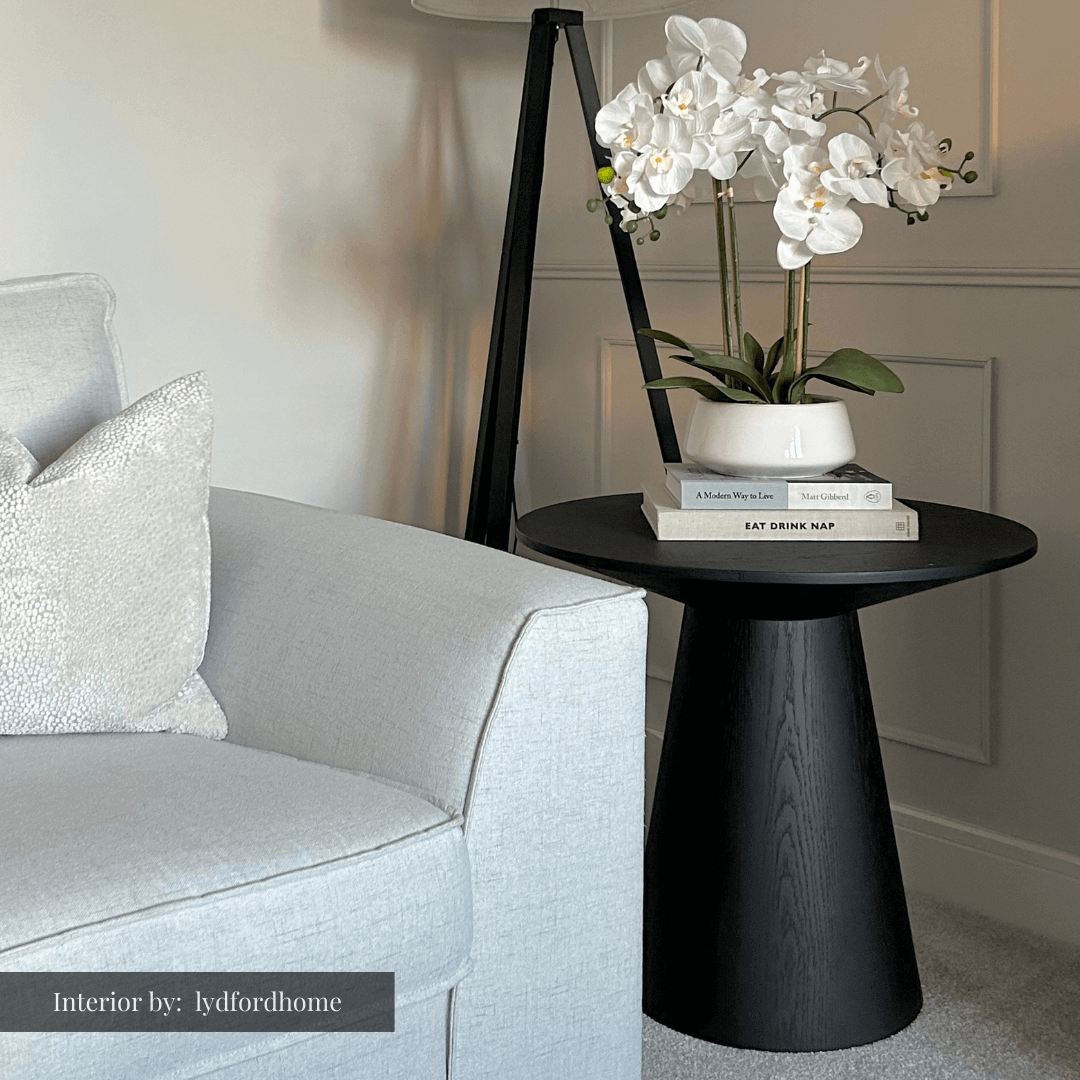 Tommy Franks Tavamo Side Table - Black Oak