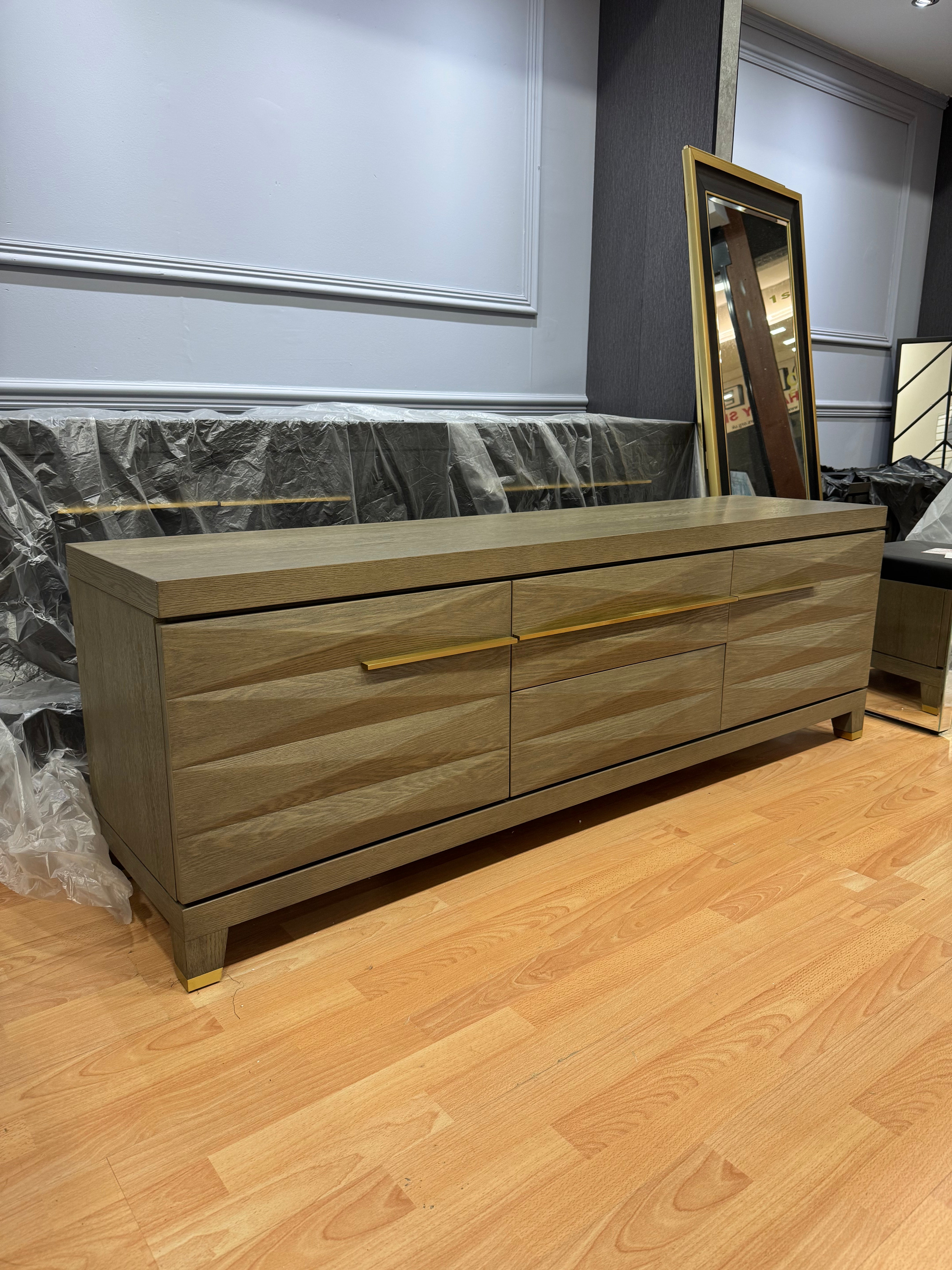 Berkeley Designs Cassis Grey Taupe Oak Media Unit in Grey Taupe Oak - OUTLET