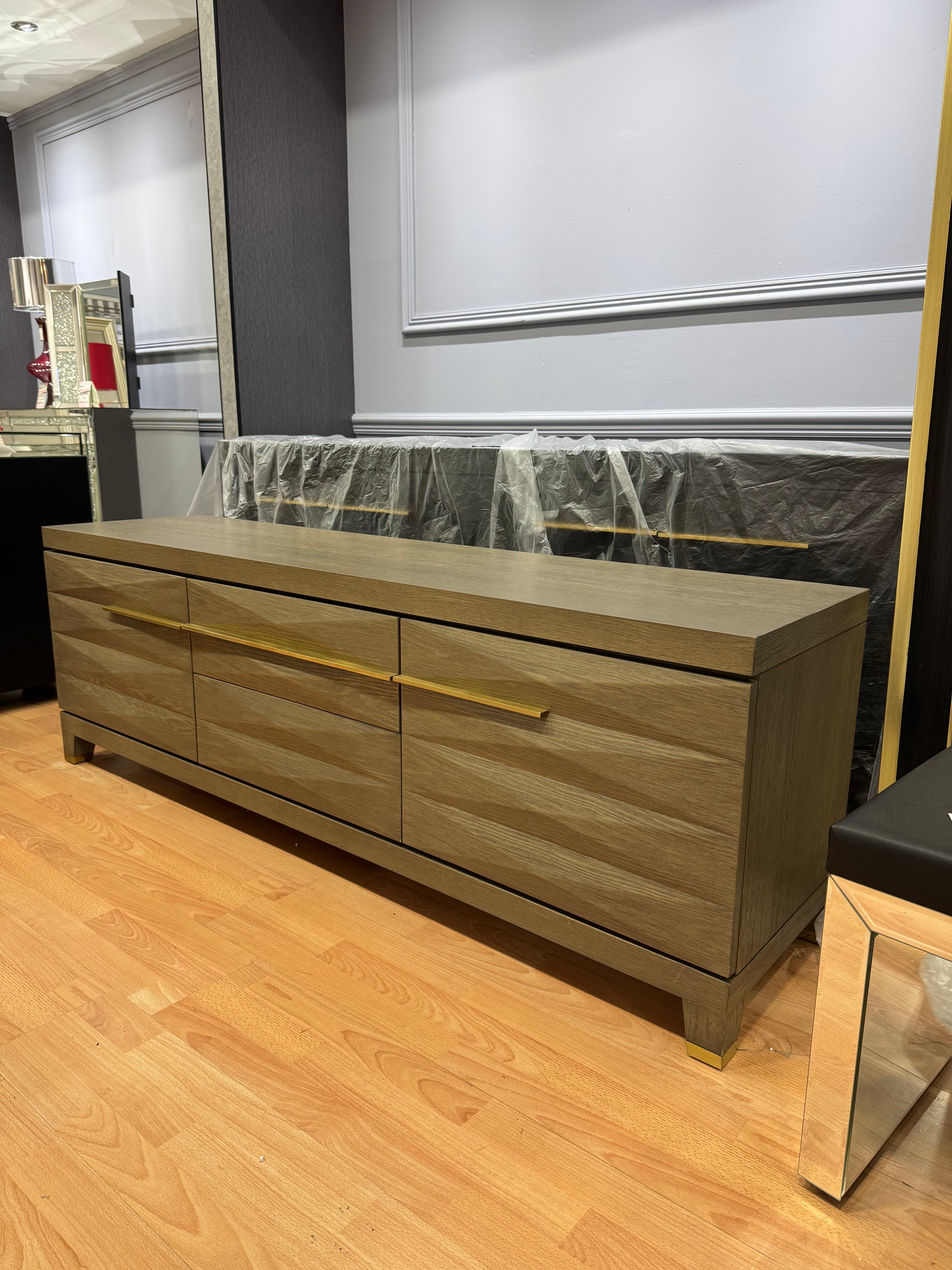 Berkeley Designs Cassis Grey Taupe Oak Media Unit in Grey Taupe Oak - OUTLET