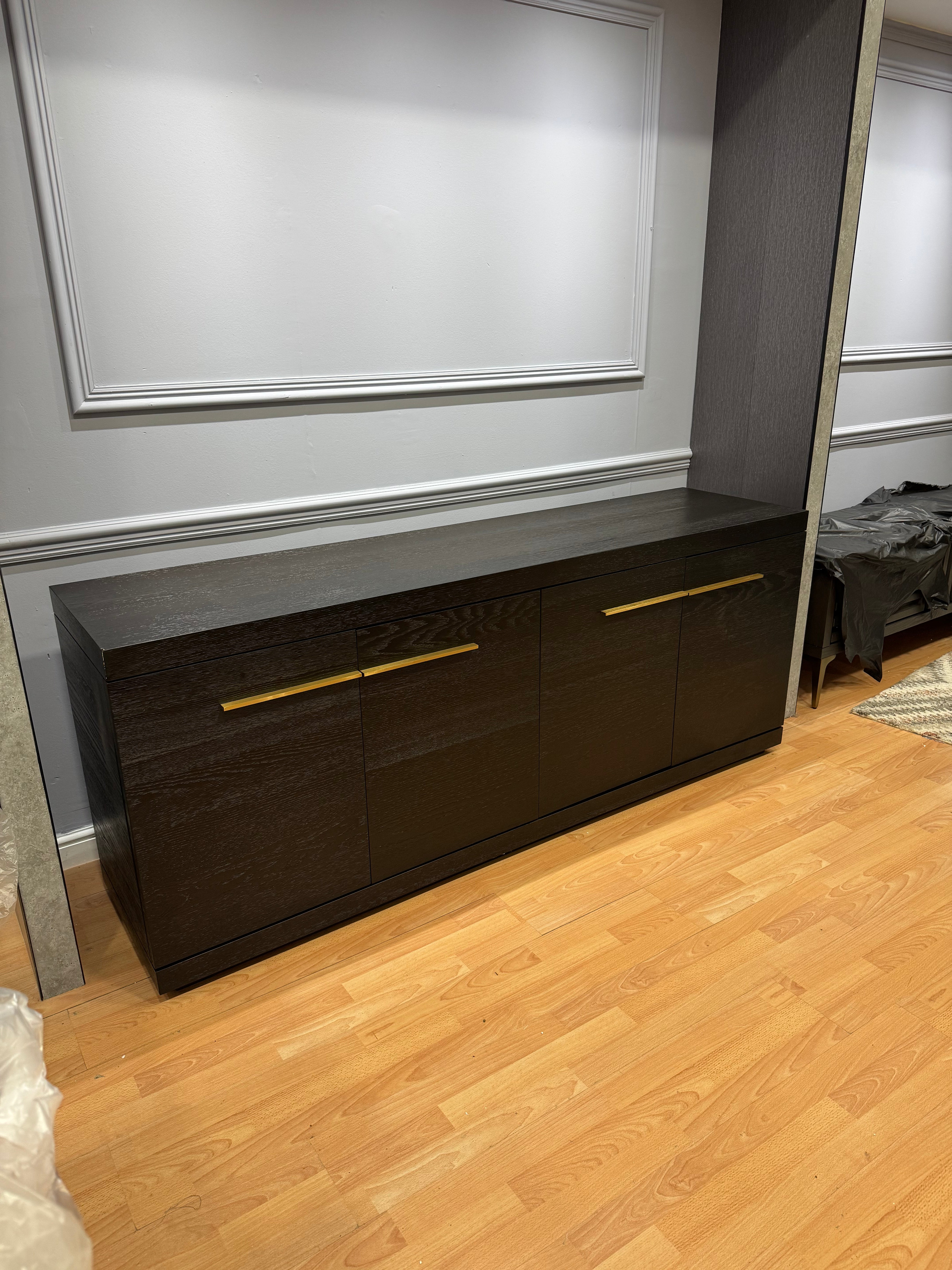 Berkeley Designs Sorrento Sideboard in brown oak veneer - OUTLET