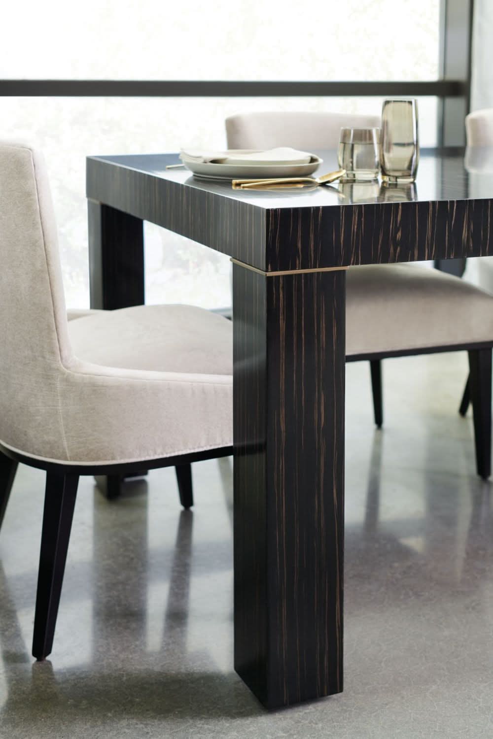 Caracole Edge Extending Dining Table - 203-260cm   Nicholas John Interiors