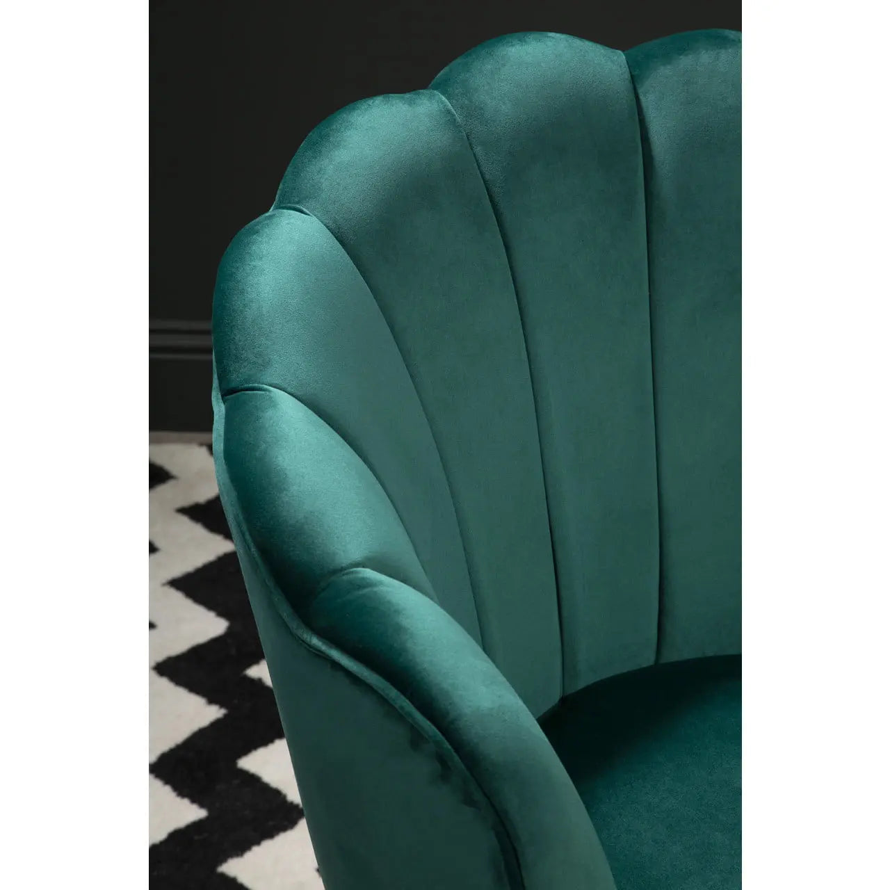 Avalana Emerald Green Velvet Scalloped Chair Accent & Armchairs