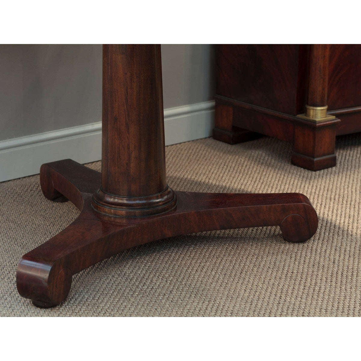 Jonathan Charles Round Dining Table Biedermeier Mahogany