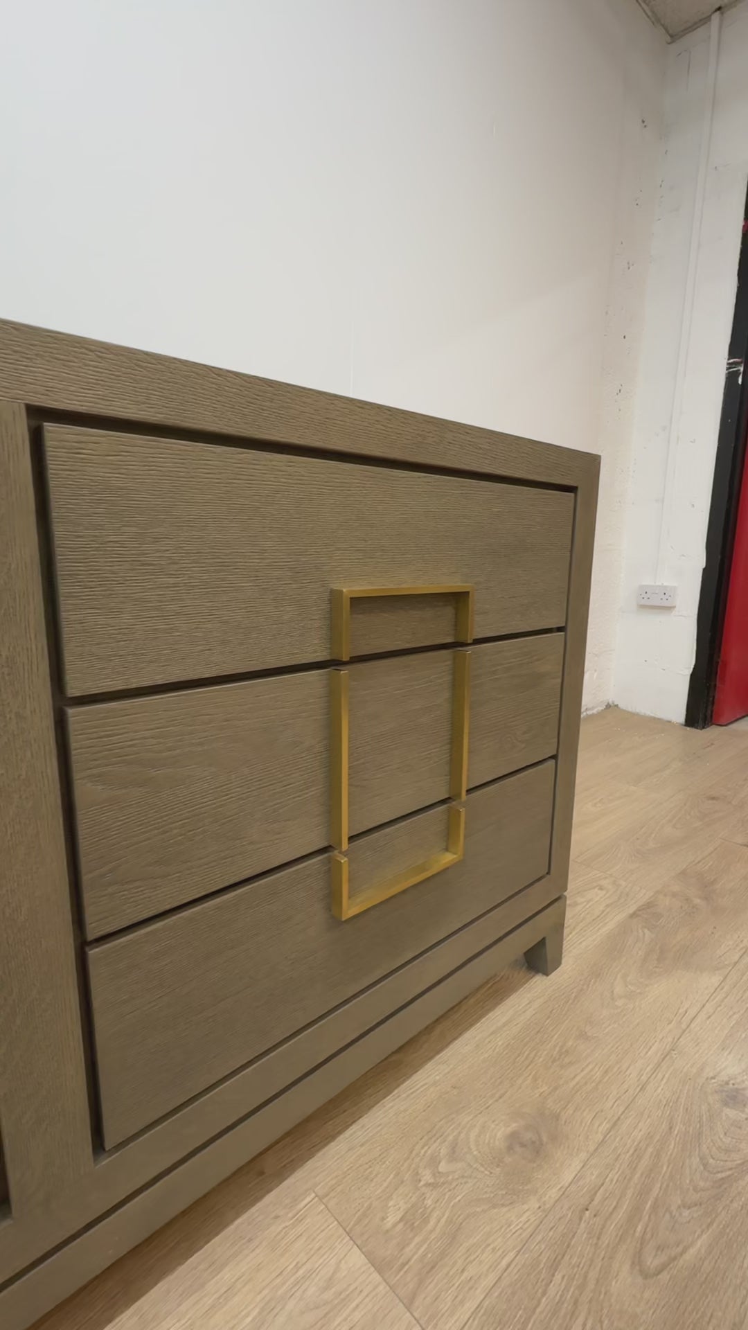 Load video: Berkeley Designs Lucca 6 Drawer Chest in Grey/Taupe - OUTLET