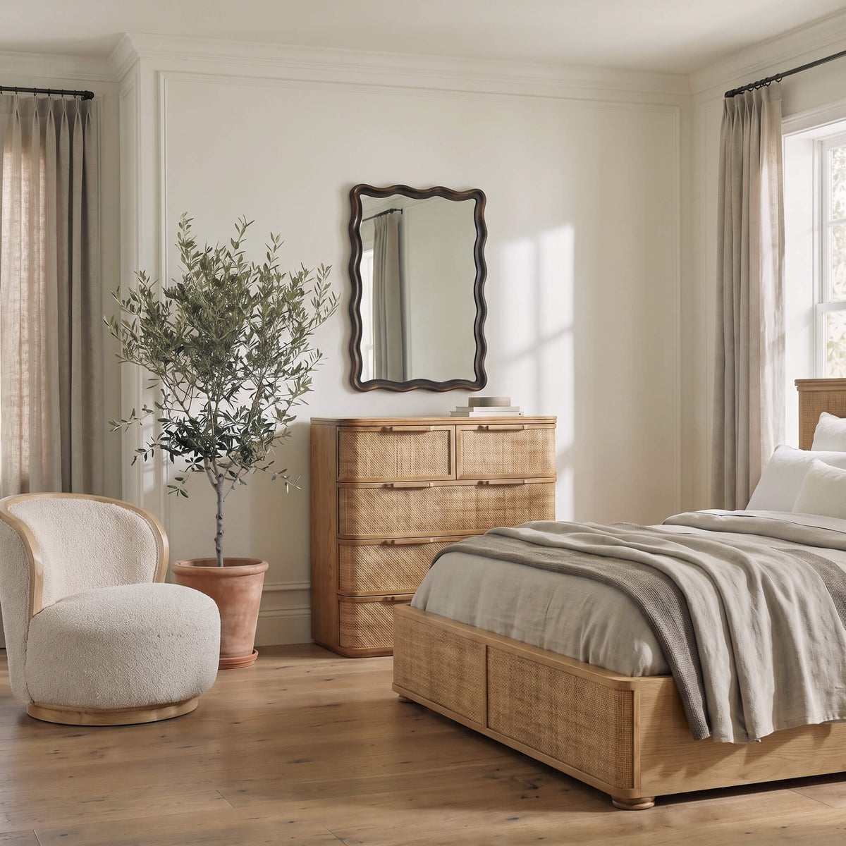 Keiichi Saintbury 5 Drawer Chest of Drawers