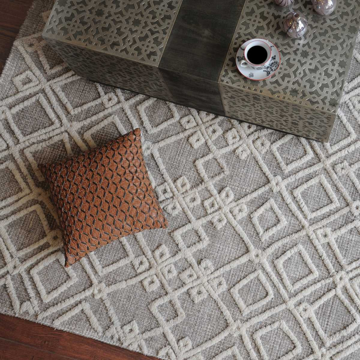 Uttermost Sieano Rug in Gray - 243 x 304 cm